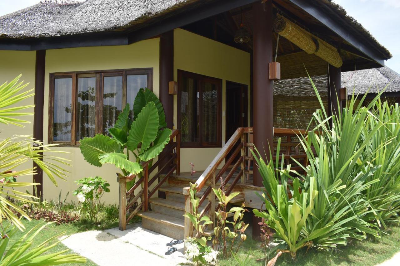 Jonas And Twins Resort General Luna  Exterior foto